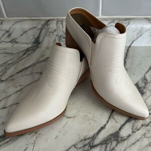 HeyGirl by Corkys pointed toe mule